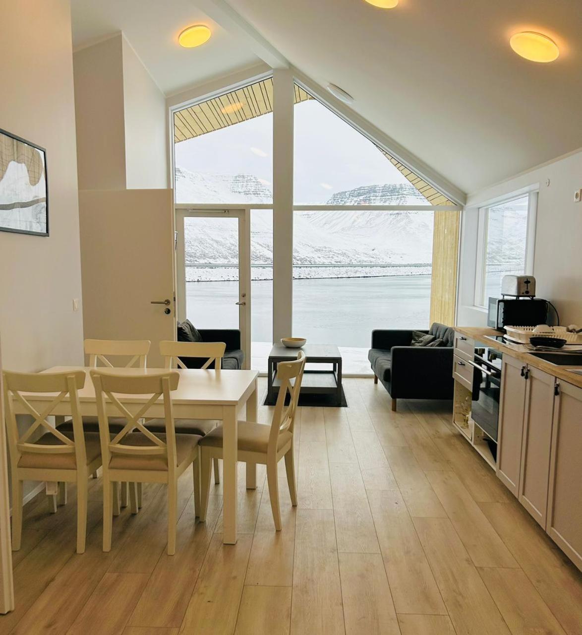 Fisk Club Cottages - Captain'S House Sudureyri Extérieur photo